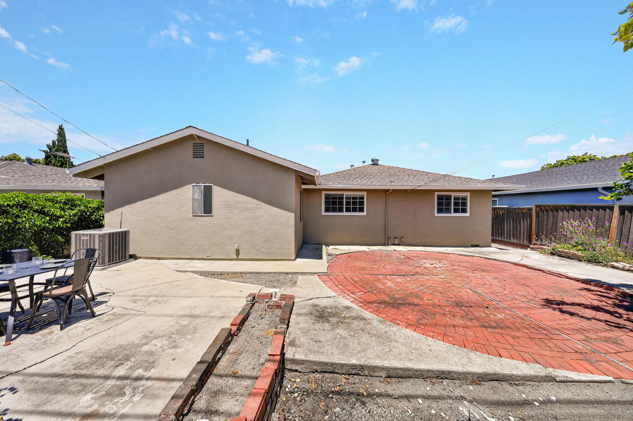 16_Back_Yard_Patio_Angle_D