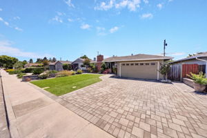 01_Front_Exterior_Angle_A_cleaned_v1