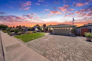 01_Front_Exterior_Angle_A_Twilight_v2