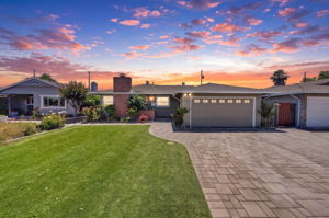 01_Front_Exterior_Angle_B_Twilight_v1