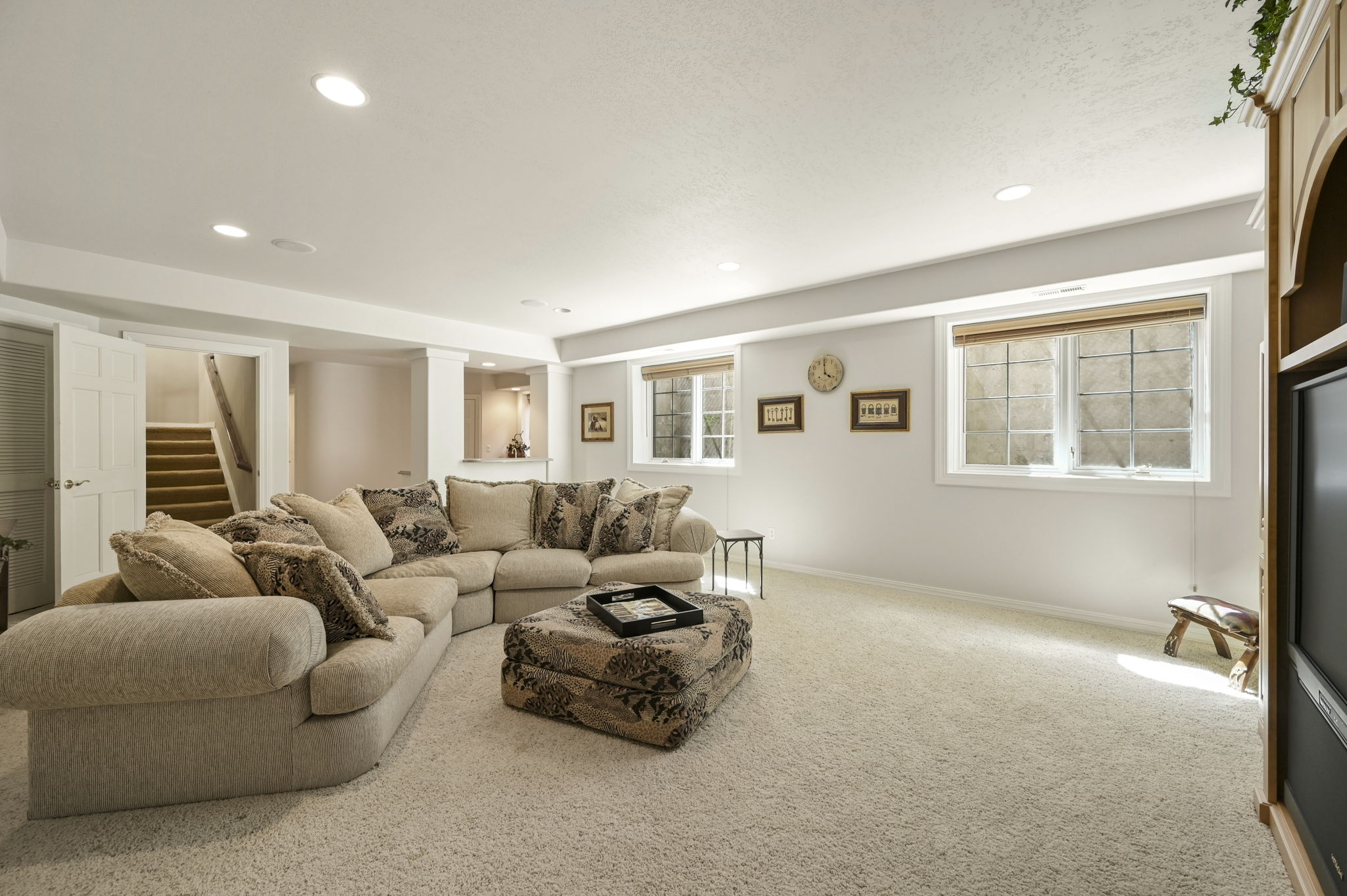  Photo 47