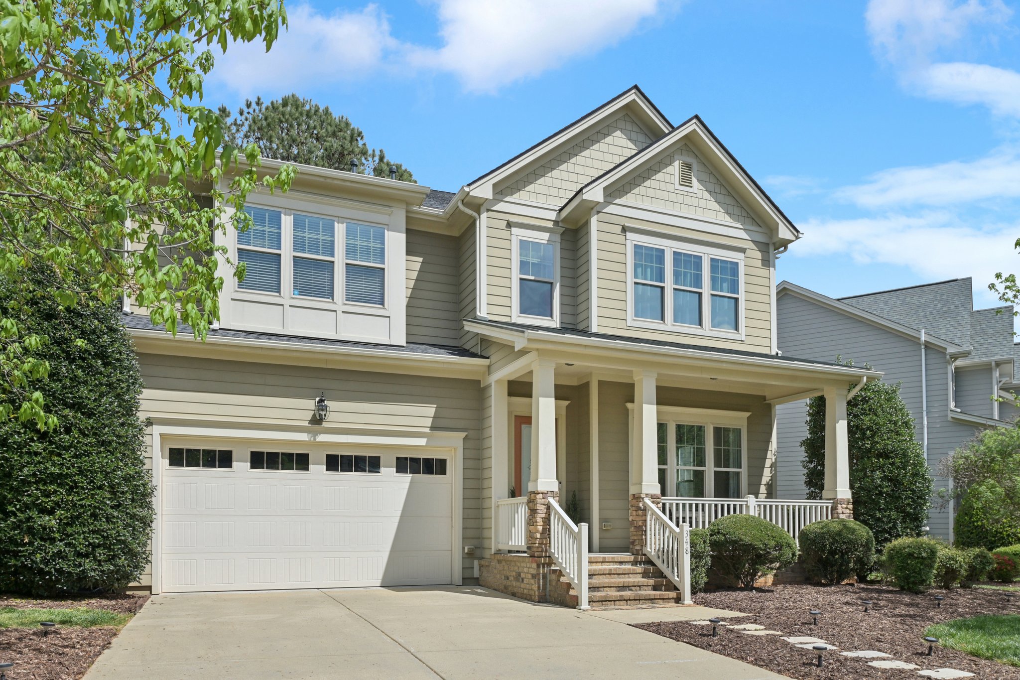 Briarfield Dr-S0704-002.jpg