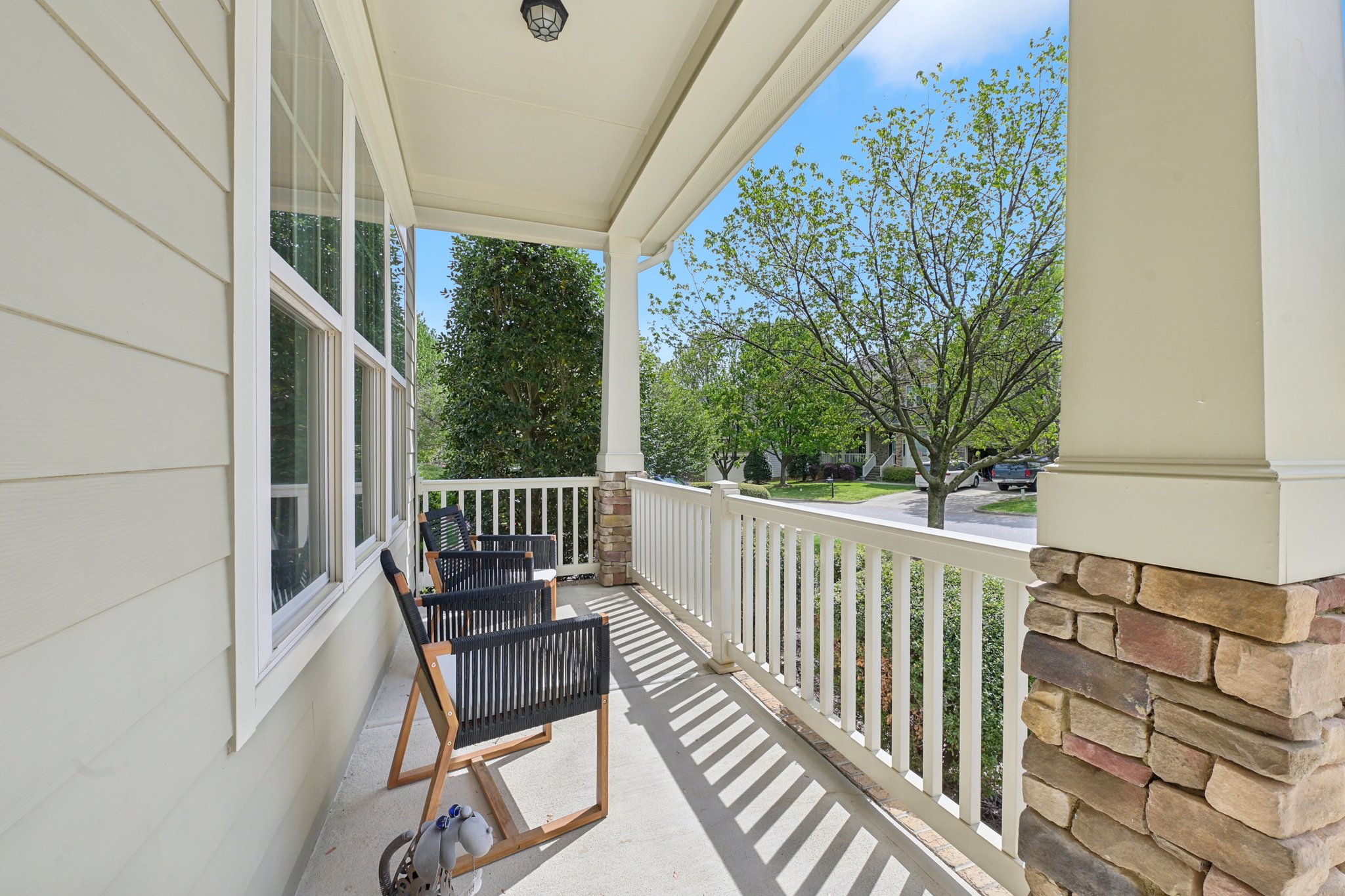 Briarfield Dr-S0704-005.jpg