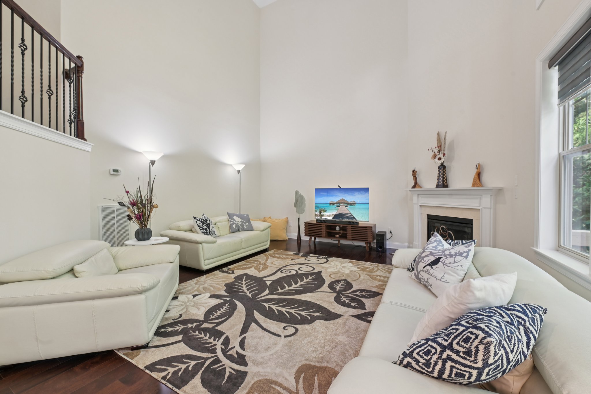 Briarfield Dr-S0704-012.jpg