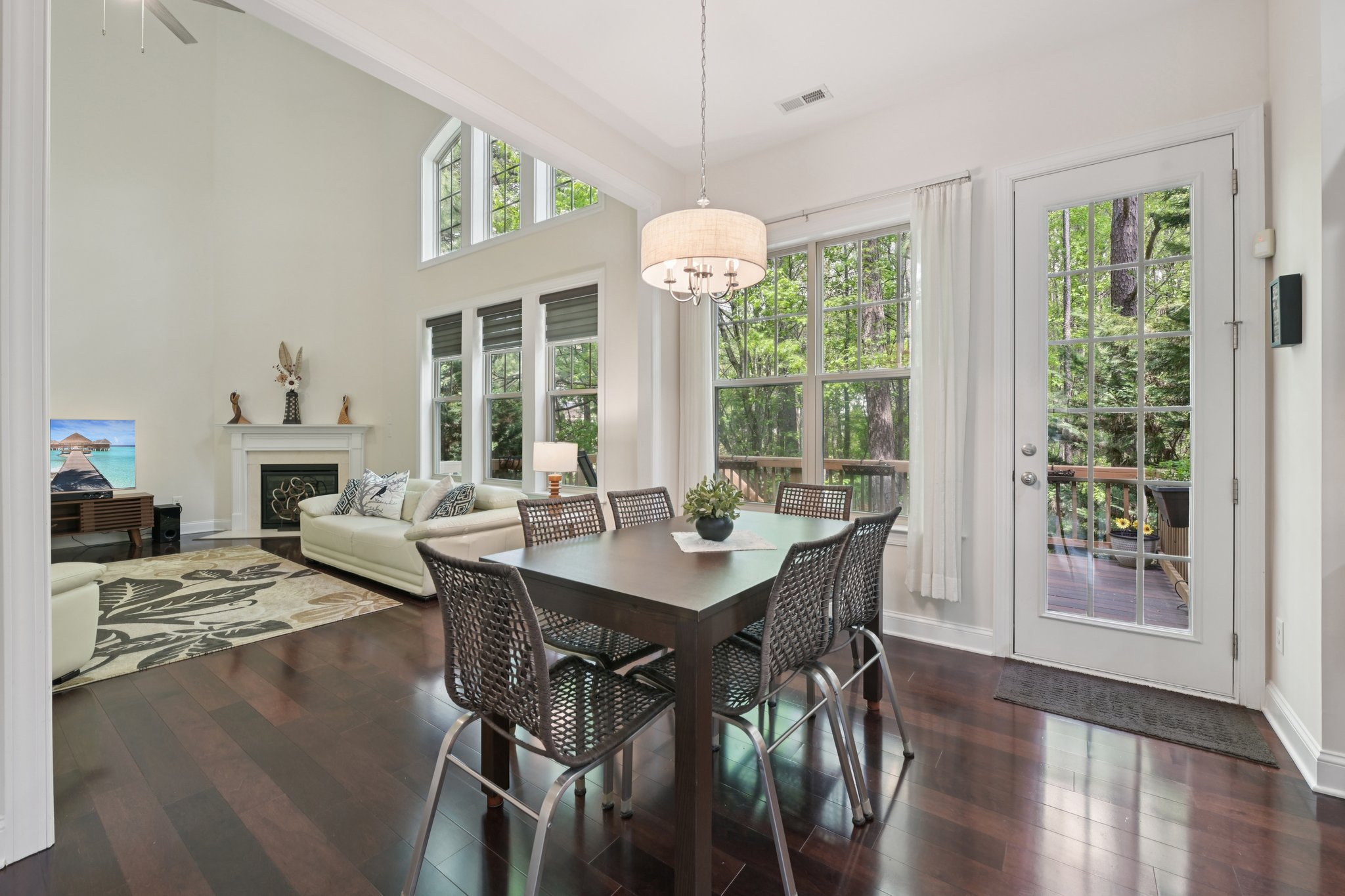 Briarfield Dr-S0704-020.jpg