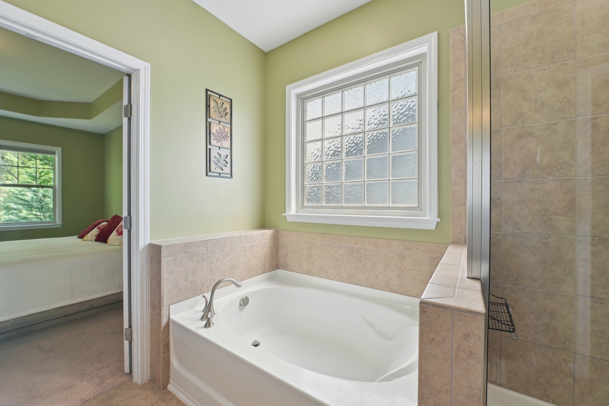 Briarfield Dr-S0704-039.jpg