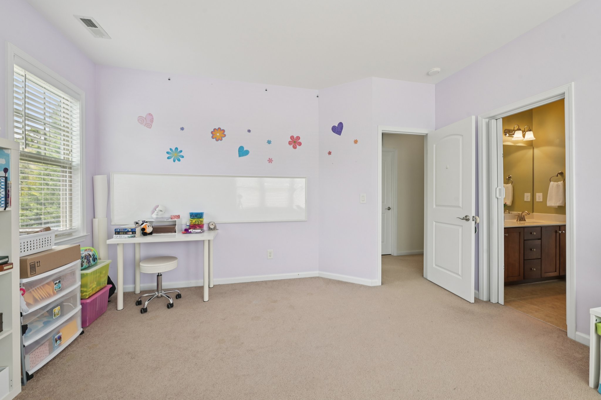 Briarfield Dr-S0704-048.jpg