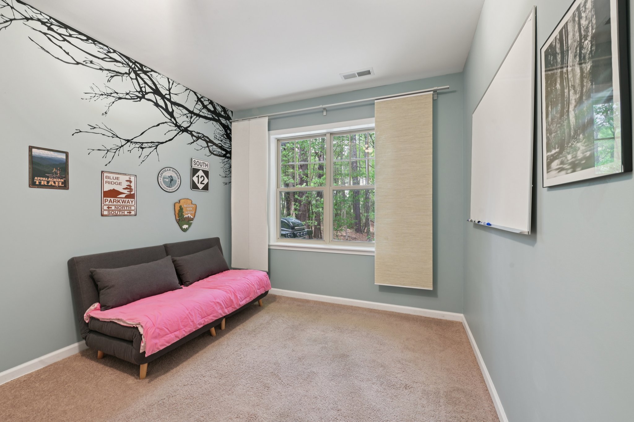 Briarfield Dr-S0704-056.jpg