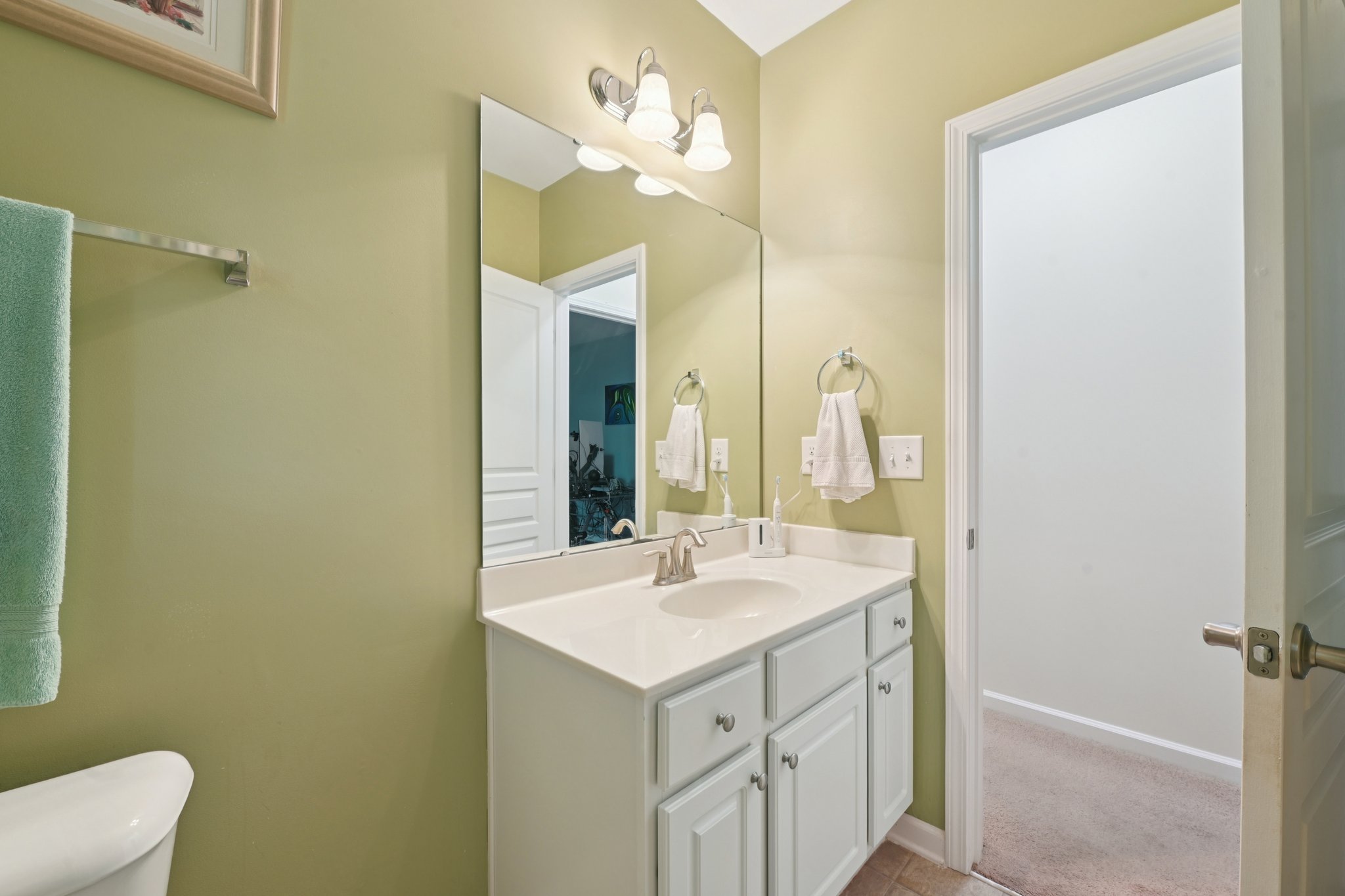 Briarfield Dr-S0704-060.jpg