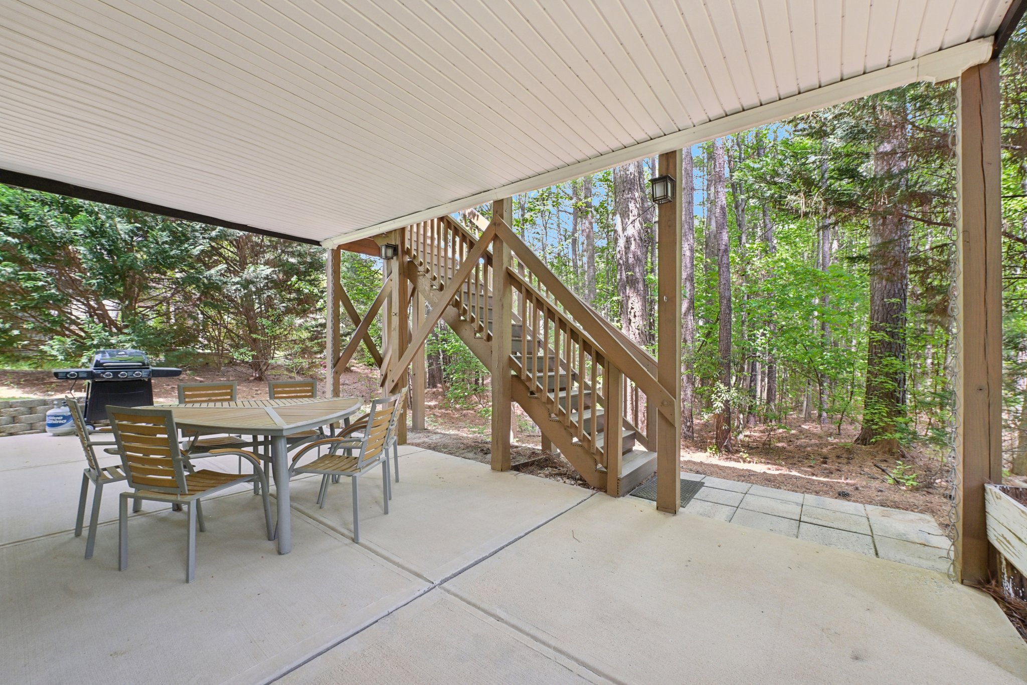 Briarfield Dr-S0704-065.jpg