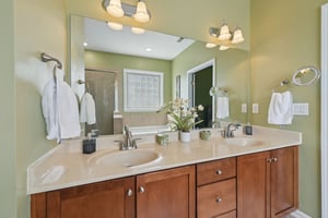 Briarfield Dr-S0704-038.jpg