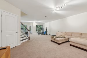 Briarfield Dr-S0704-052.jpg