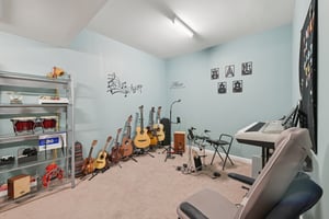 Briarfield Dr-S0704-058.jpg