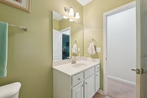 Briarfield Dr-S0704-060.jpg