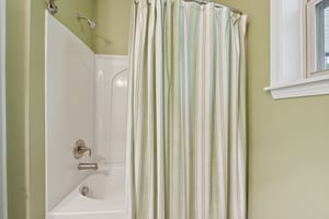 Briarfield Dr-S0704-061.jpg