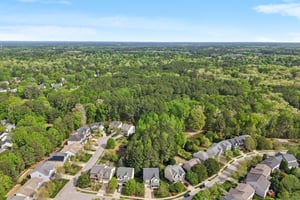 Briarfield Dr-S0704-075.jpg