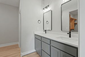  Photo 36