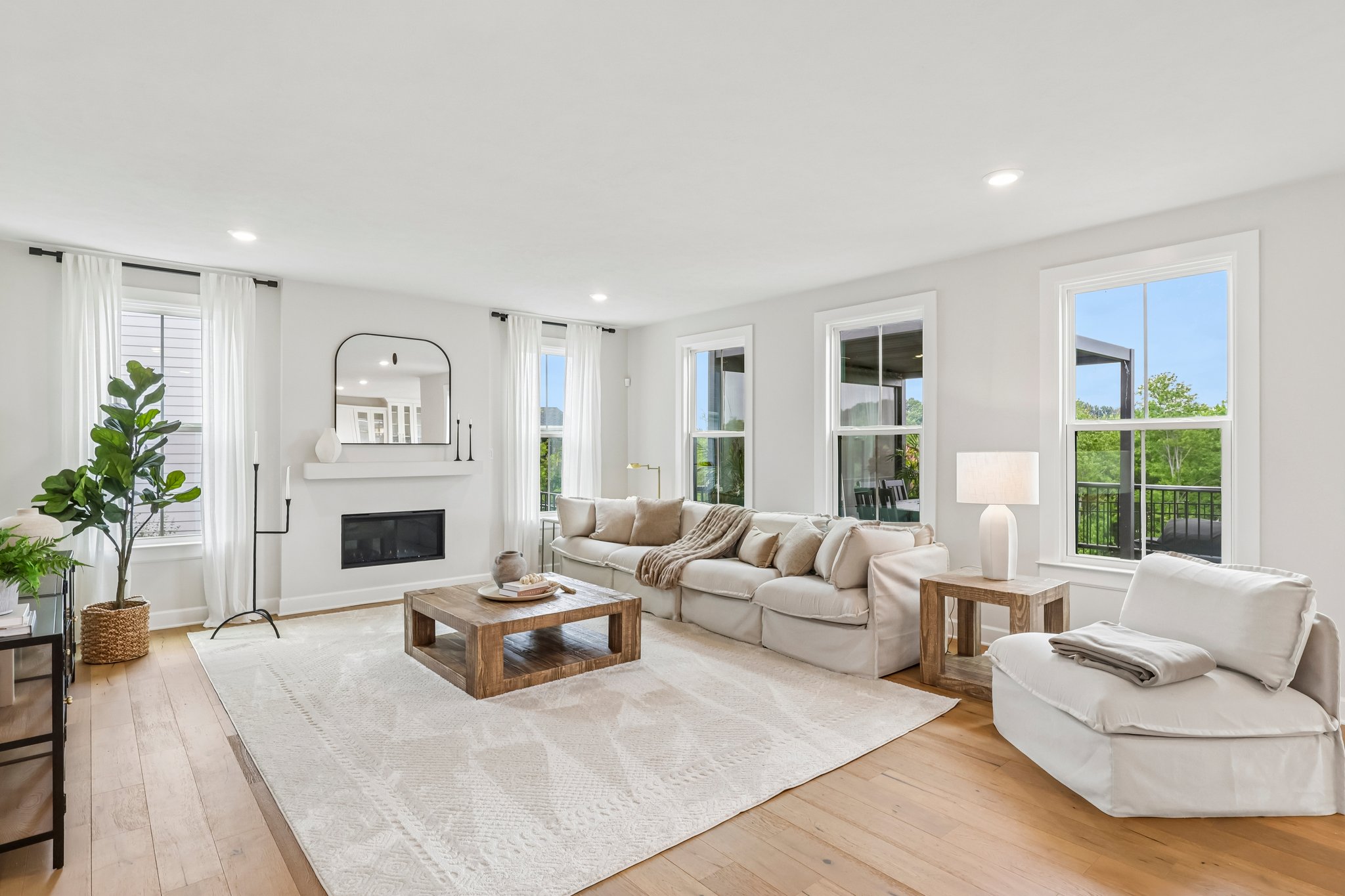 Crest Ln-S2807-013.jpg
