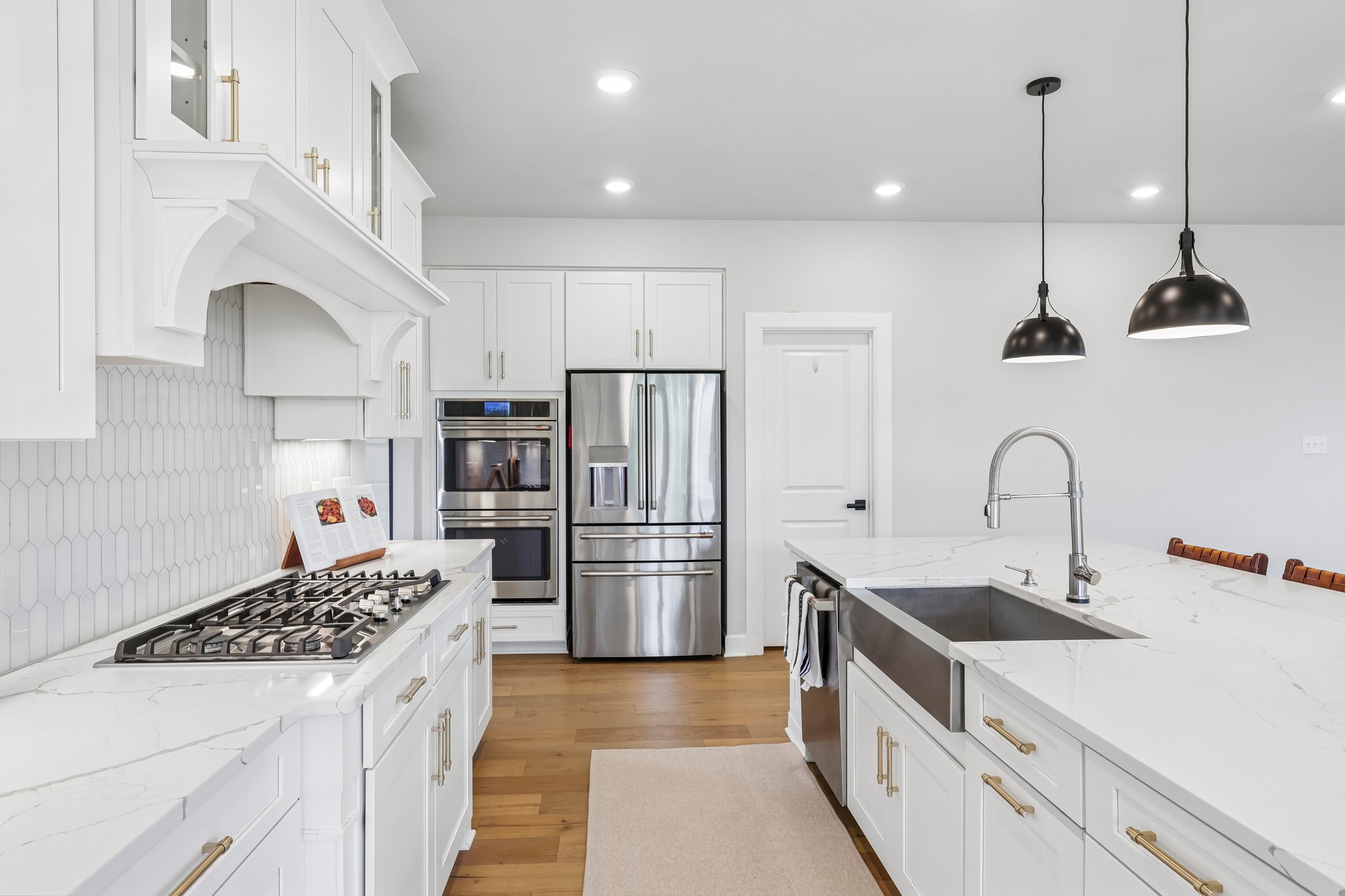 Crest Ln-S2807-030.jpg