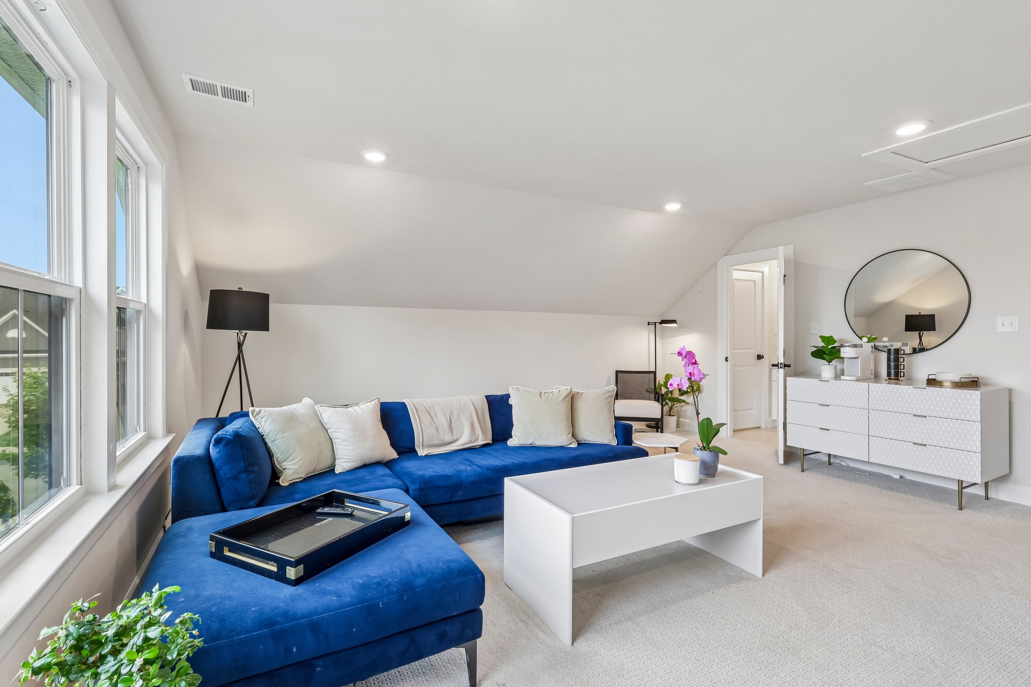 Crest Ln-S2807-050.jpg