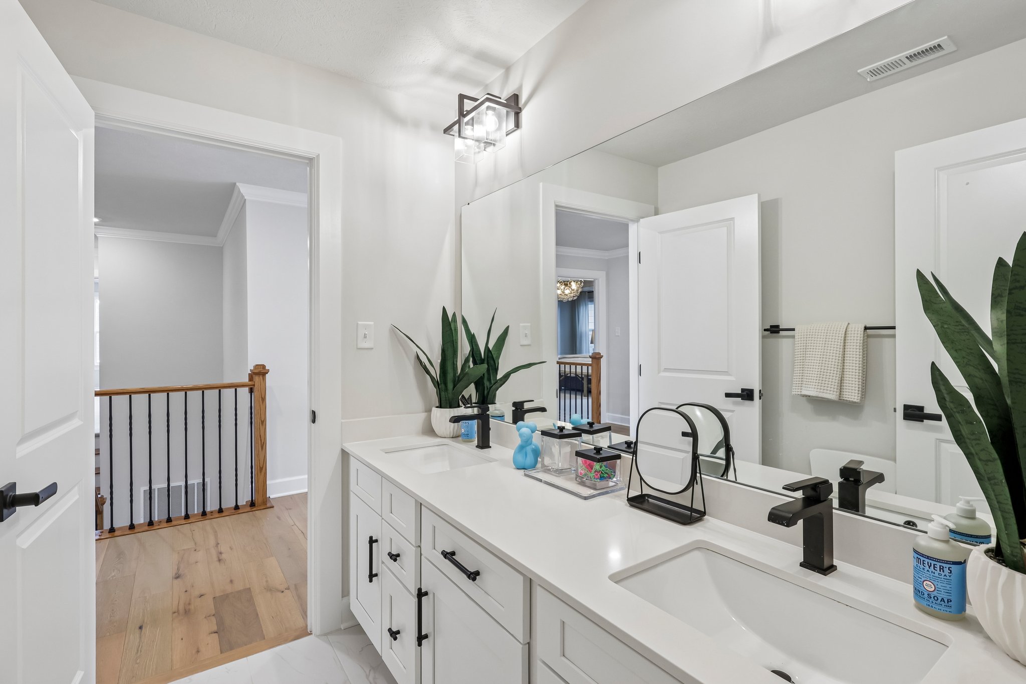 Crest Ln-S2807-059.jpg