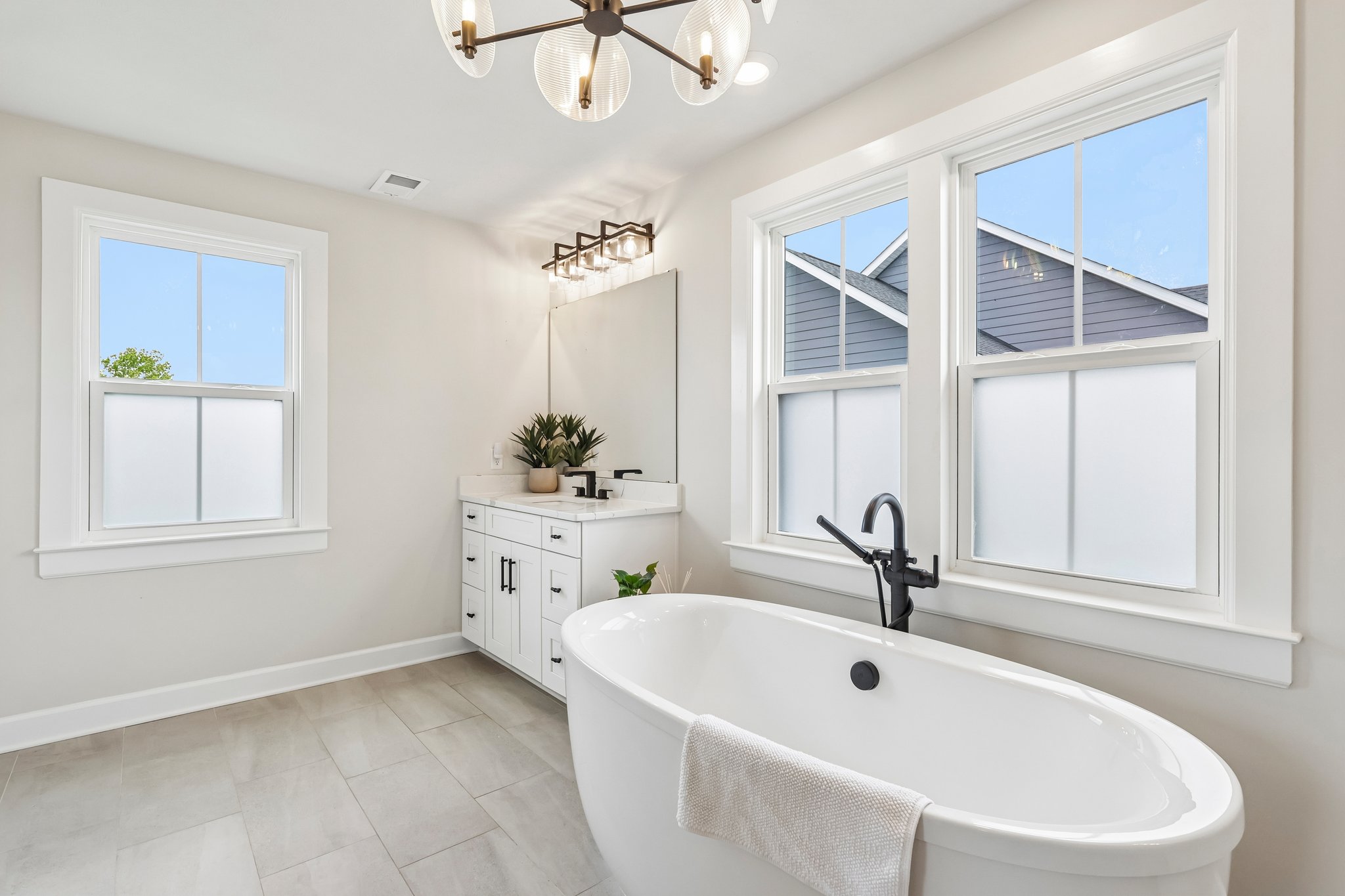 Crest Ln-S2807-073.jpg