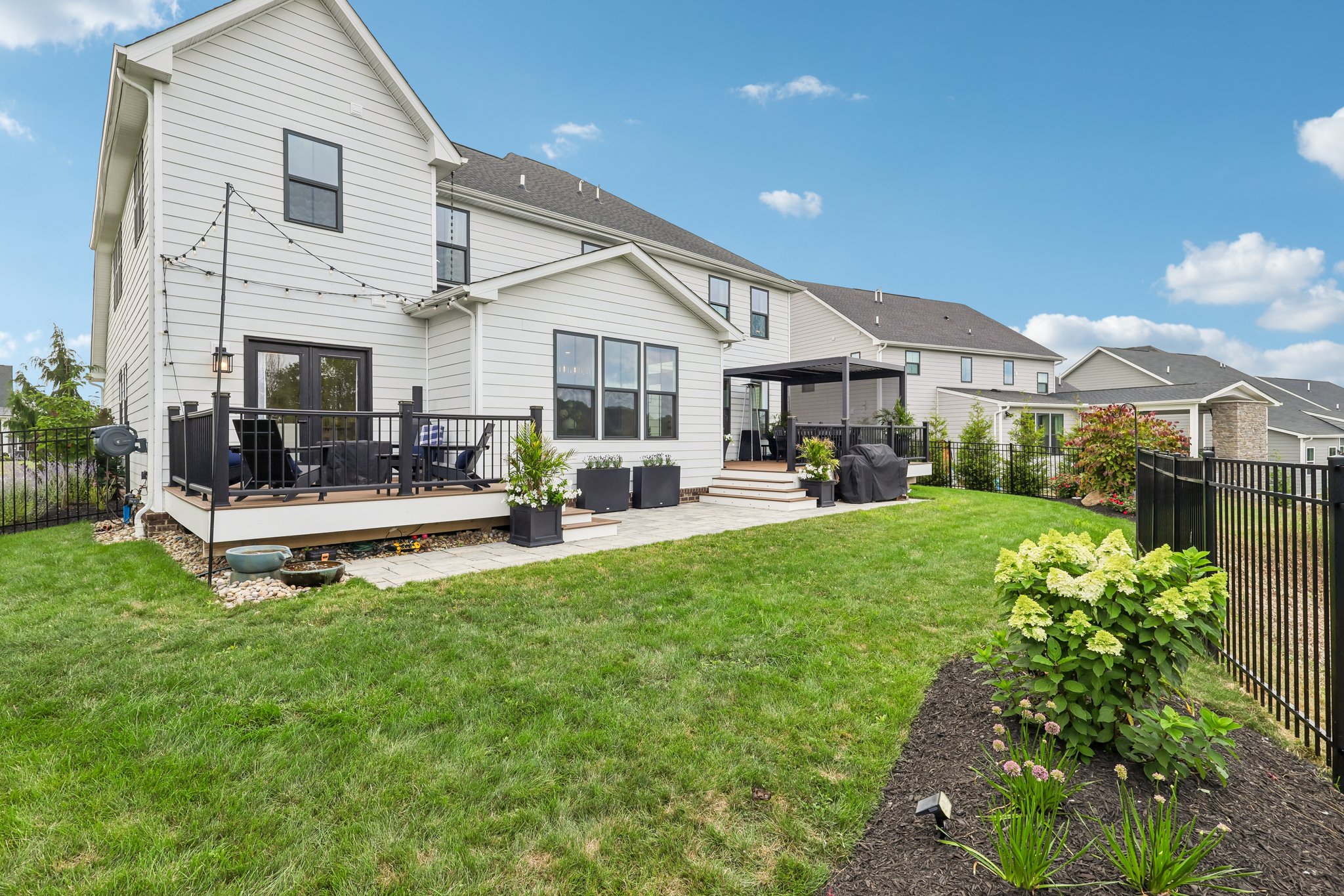 Crest Ln-S2807-096.jpg