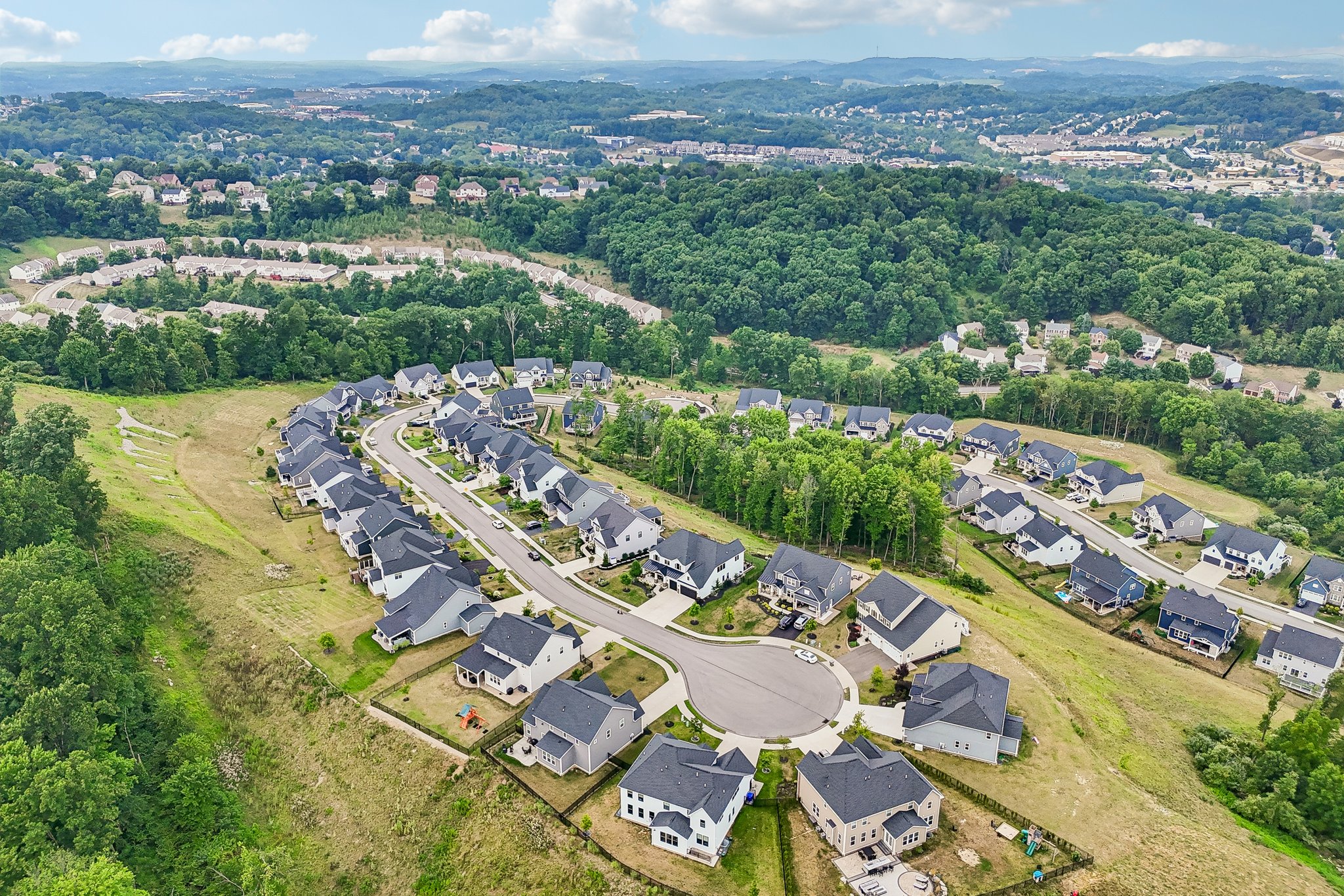 Crest Ln-S2807-106.jpg