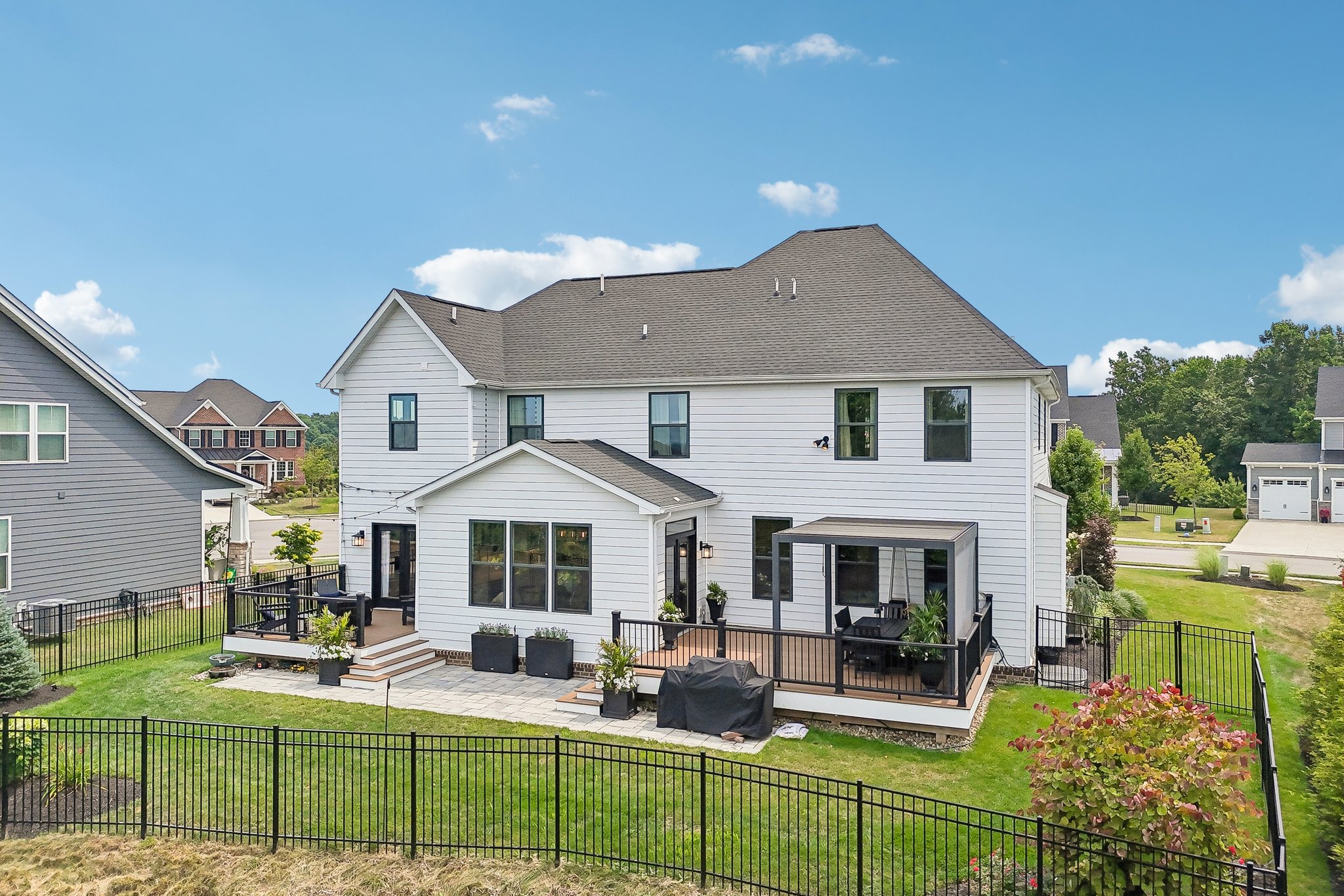 Crest Ln-S2807-118.jpg