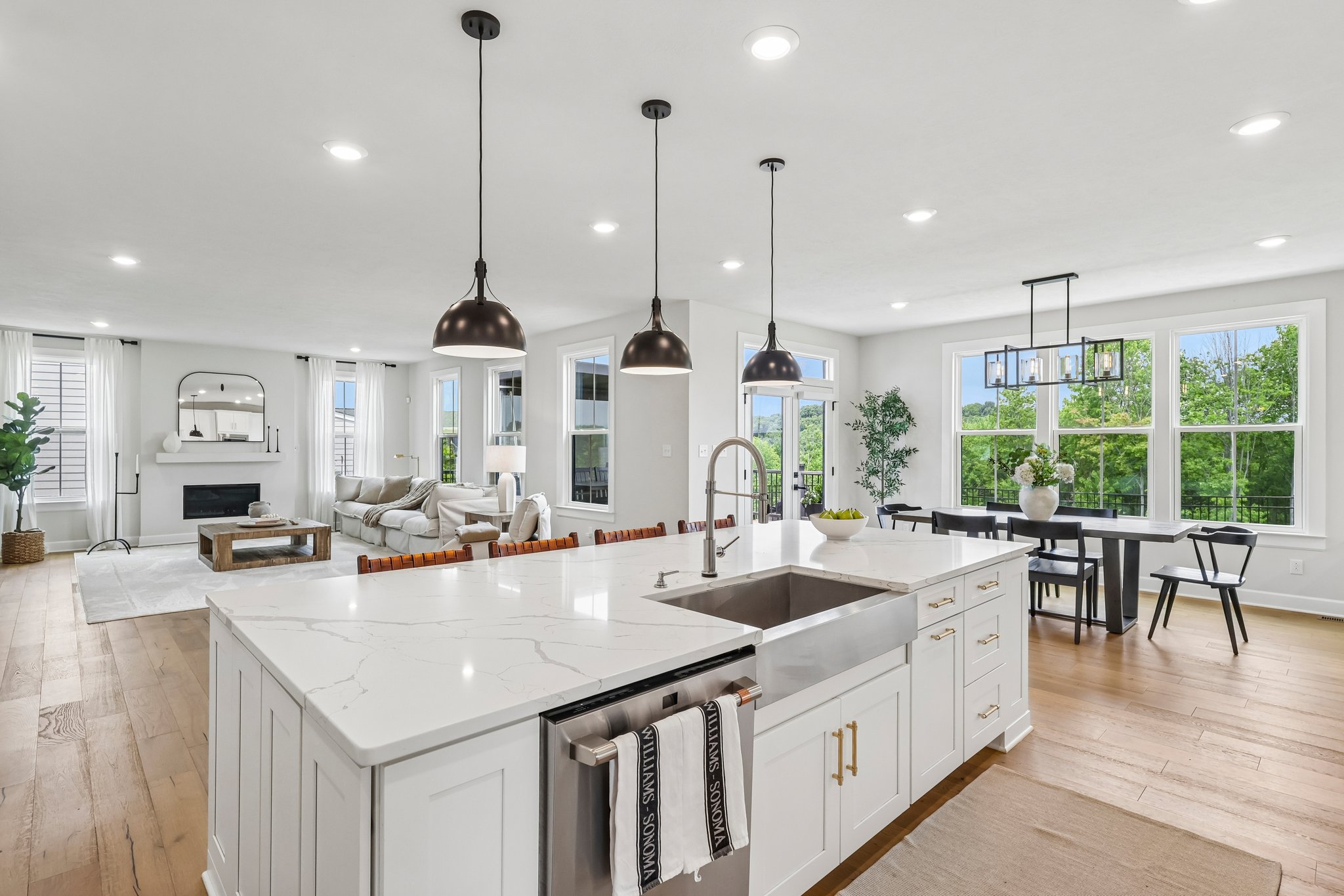 Crest Ln-S2807-029r.jpg