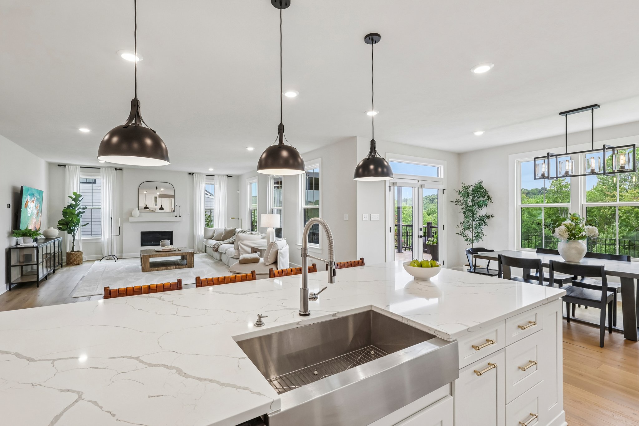 Crest Ln-S2807-033r.jpg