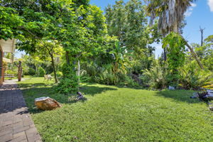 Rear Exterior 4 of 5