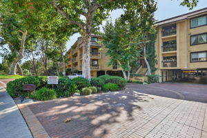  Photo 0