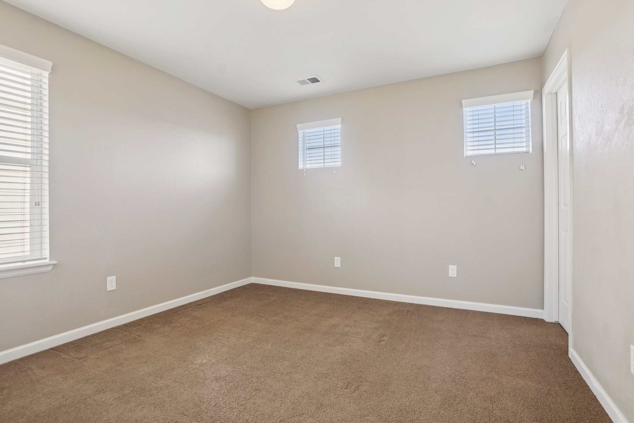 Harvard Pl-S1304-032.jpg