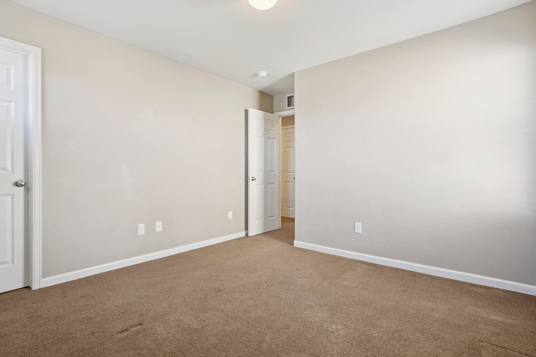 Harvard Pl-S1304-033.jpg