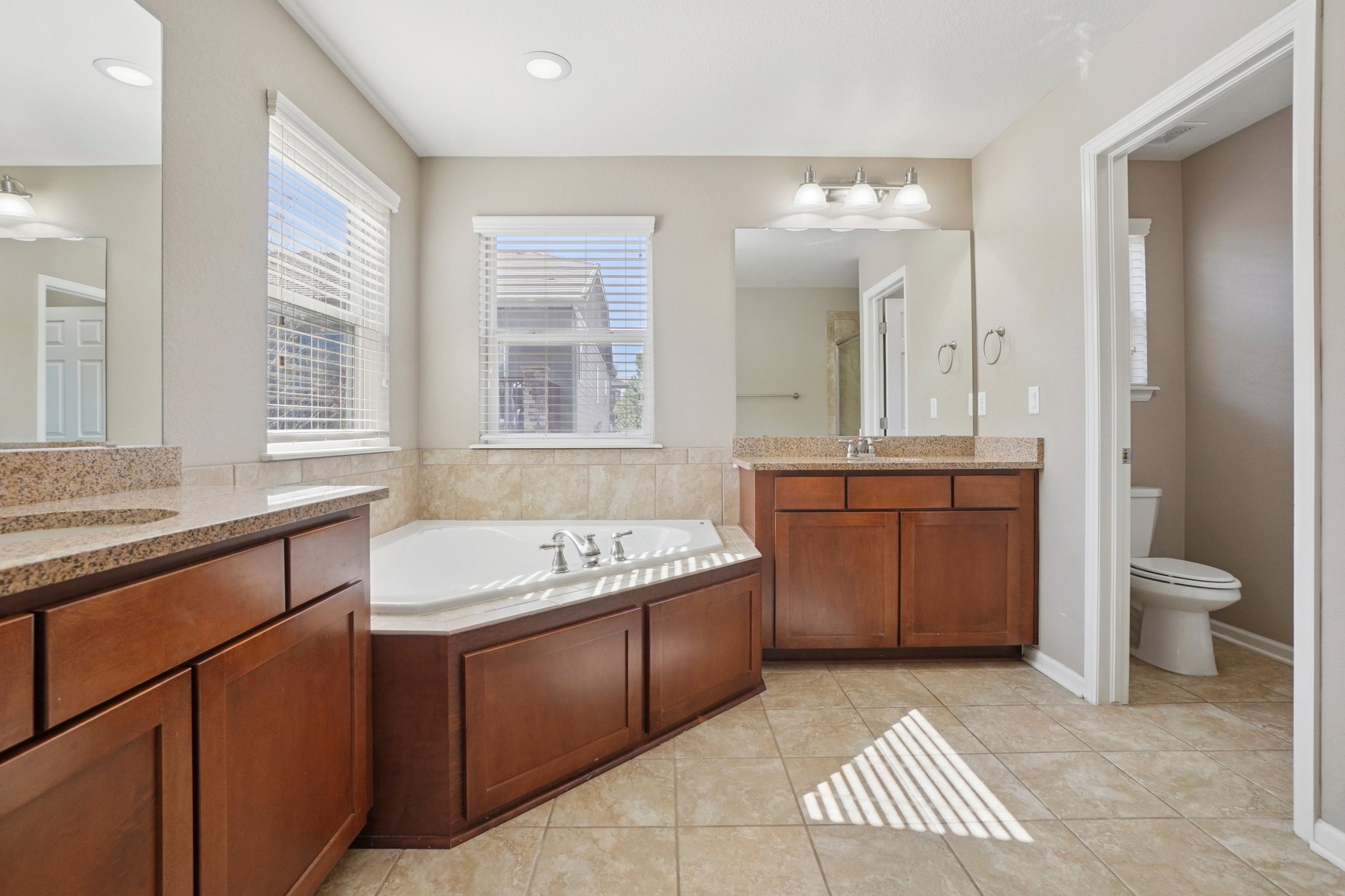 Harvard Pl-S1304-042.jpg