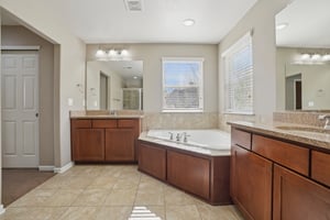 Harvard Pl-S1304-043.jpg