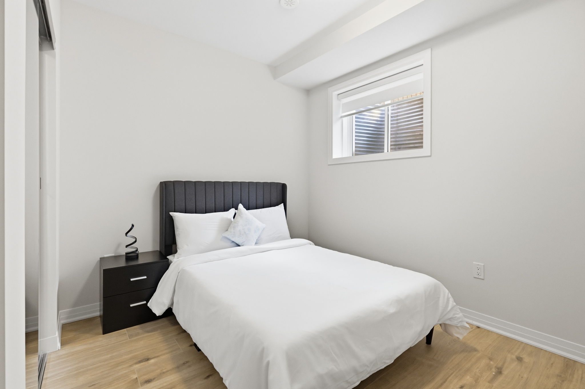 Property in Oakville — delivered property photograph 47