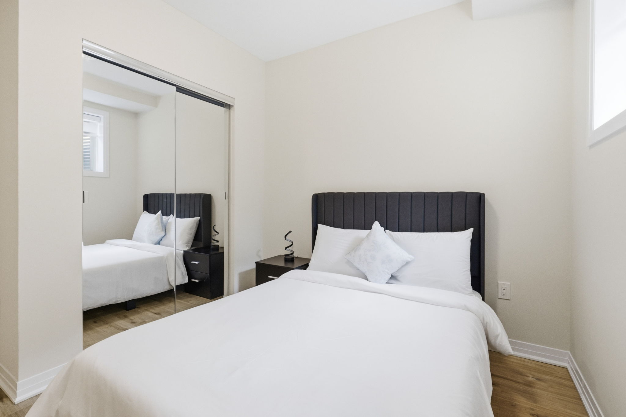 Property in Oakville — delivered property photograph 48