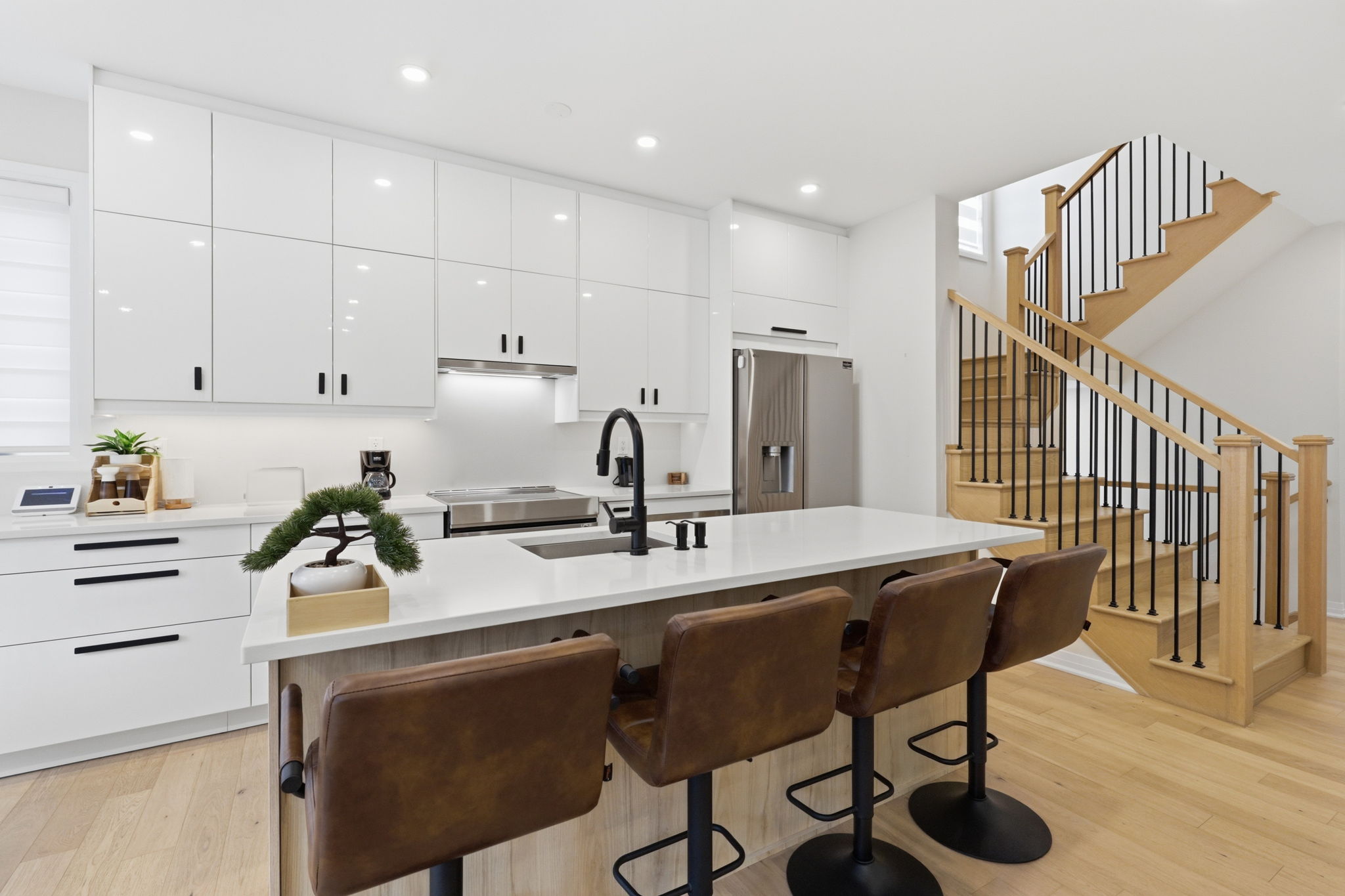 Property in Oakville — delivered property photograph 8