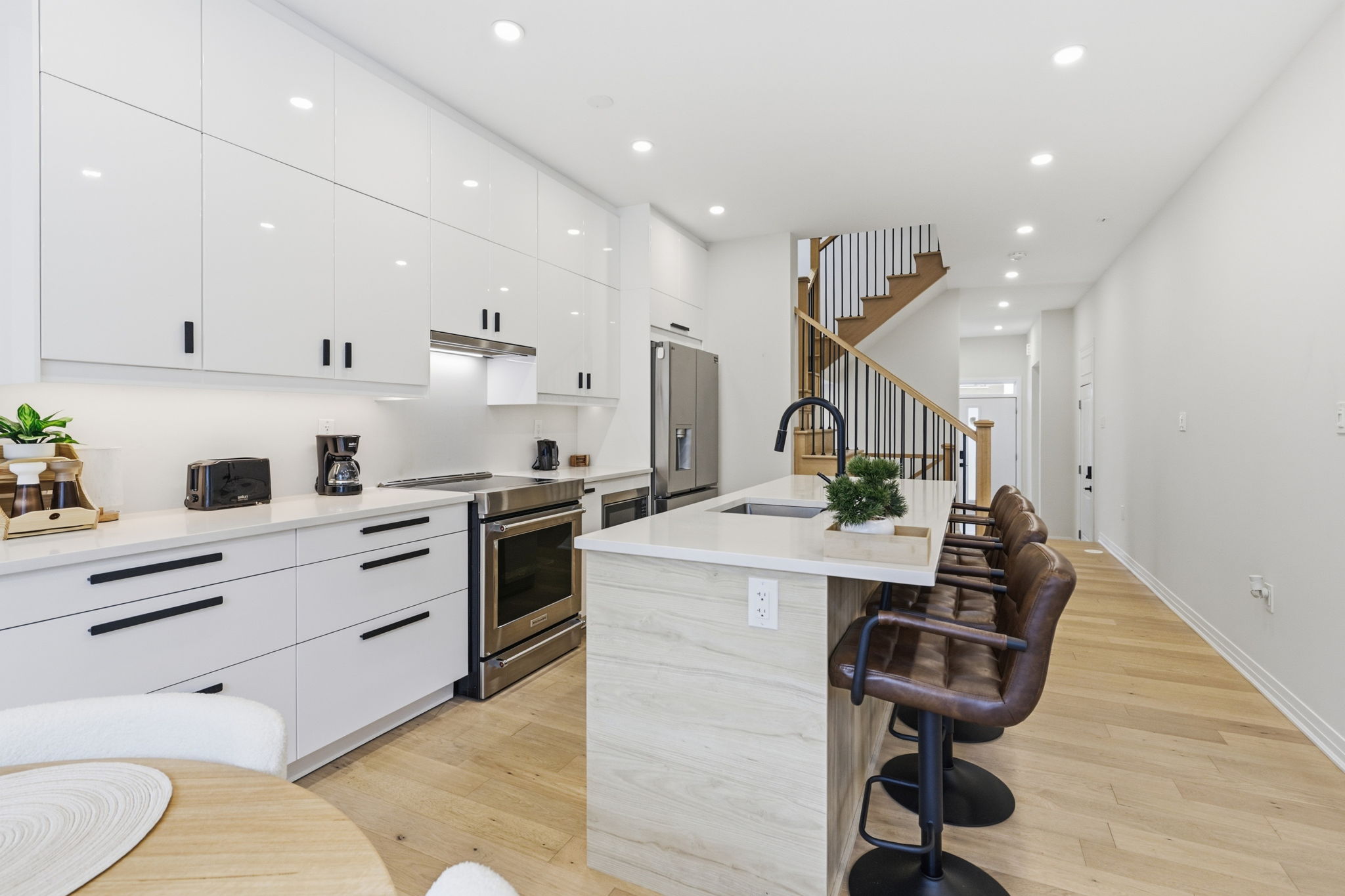 Property in Oakville — delivered property photograph 11