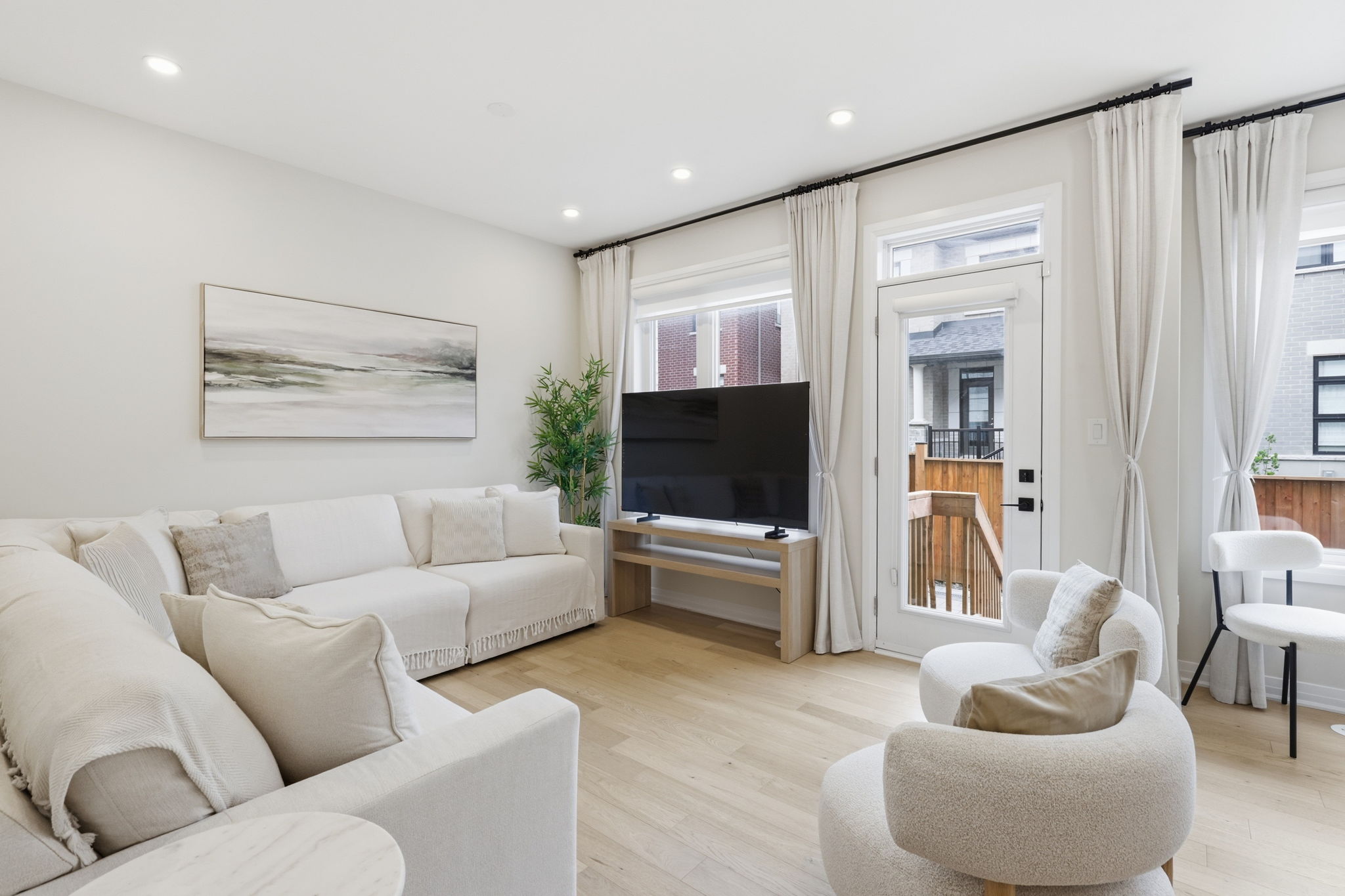 Property in Oakville — delivered property photograph 14