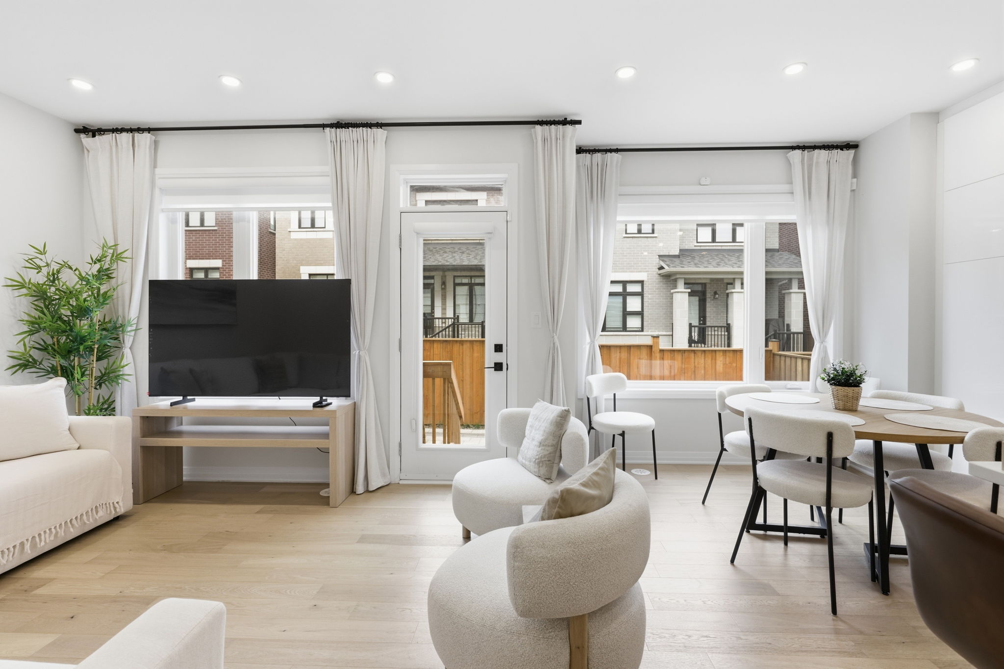 Property in Oakville — delivered property photograph 16