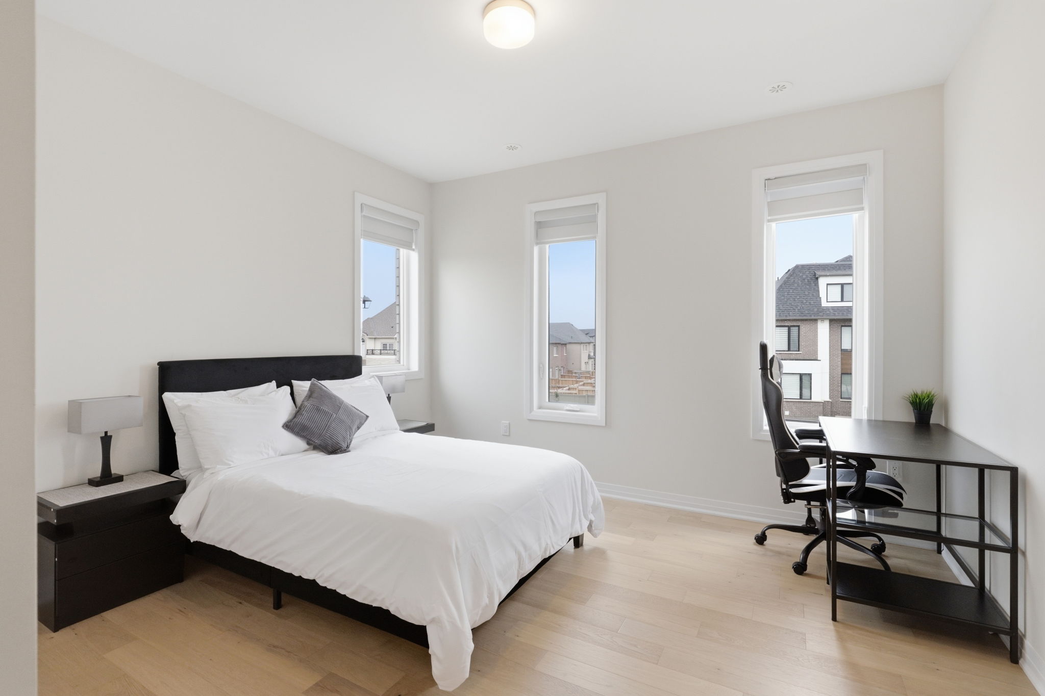 Property in Oakville — delivered property photograph 20