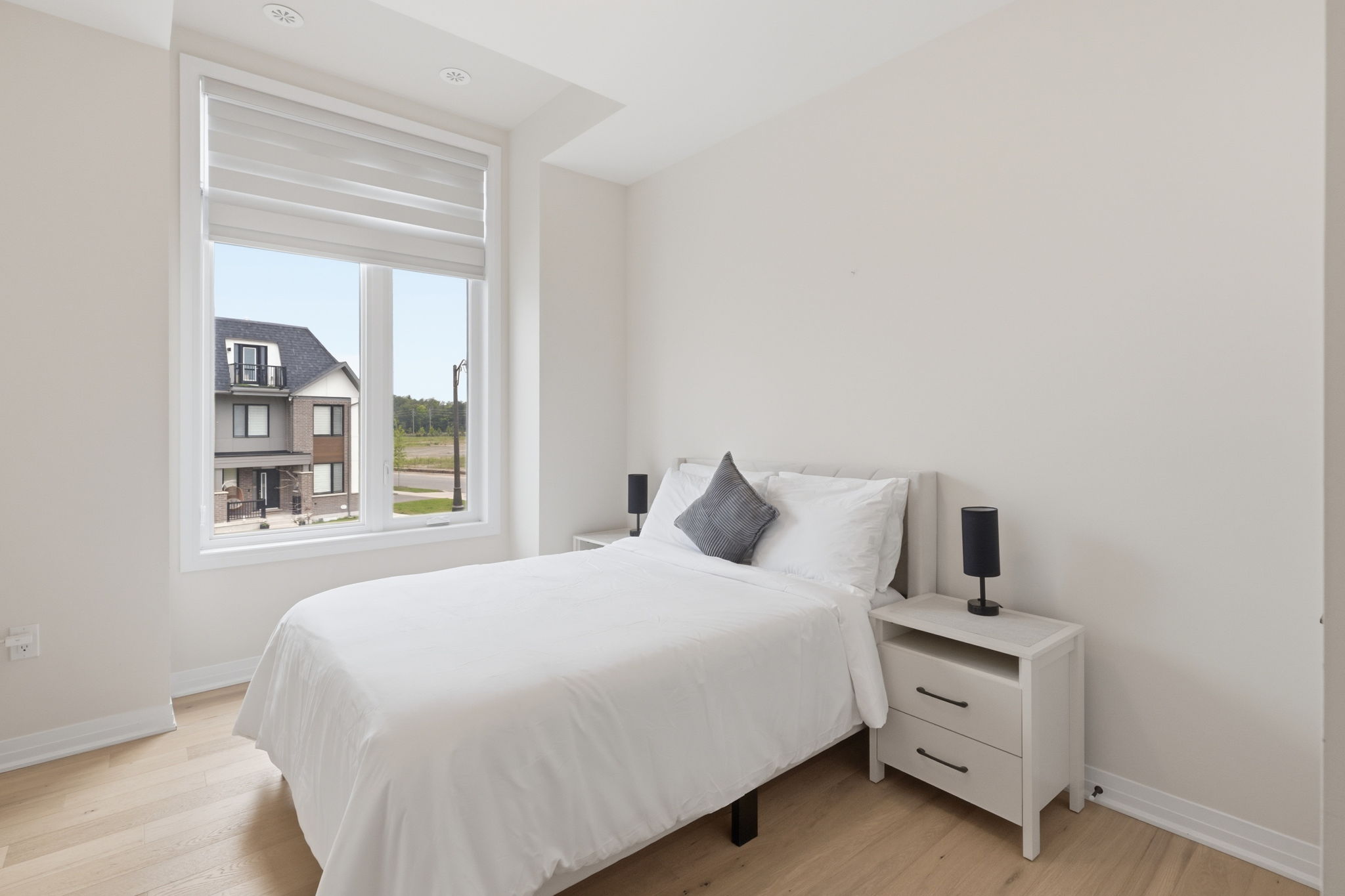 Property in Oakville — delivered property photograph 22