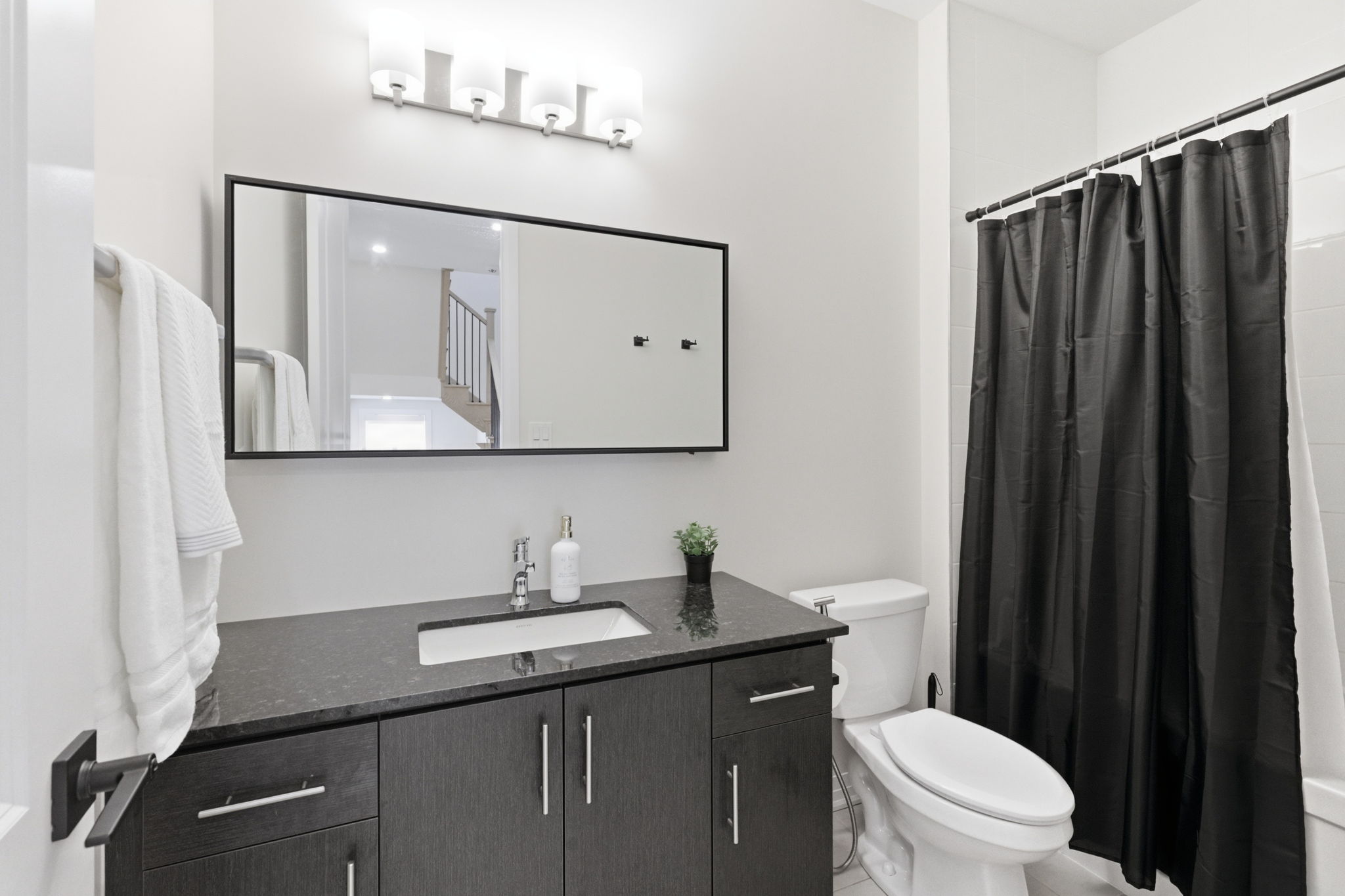 Property in Oakville — delivered property photograph 24