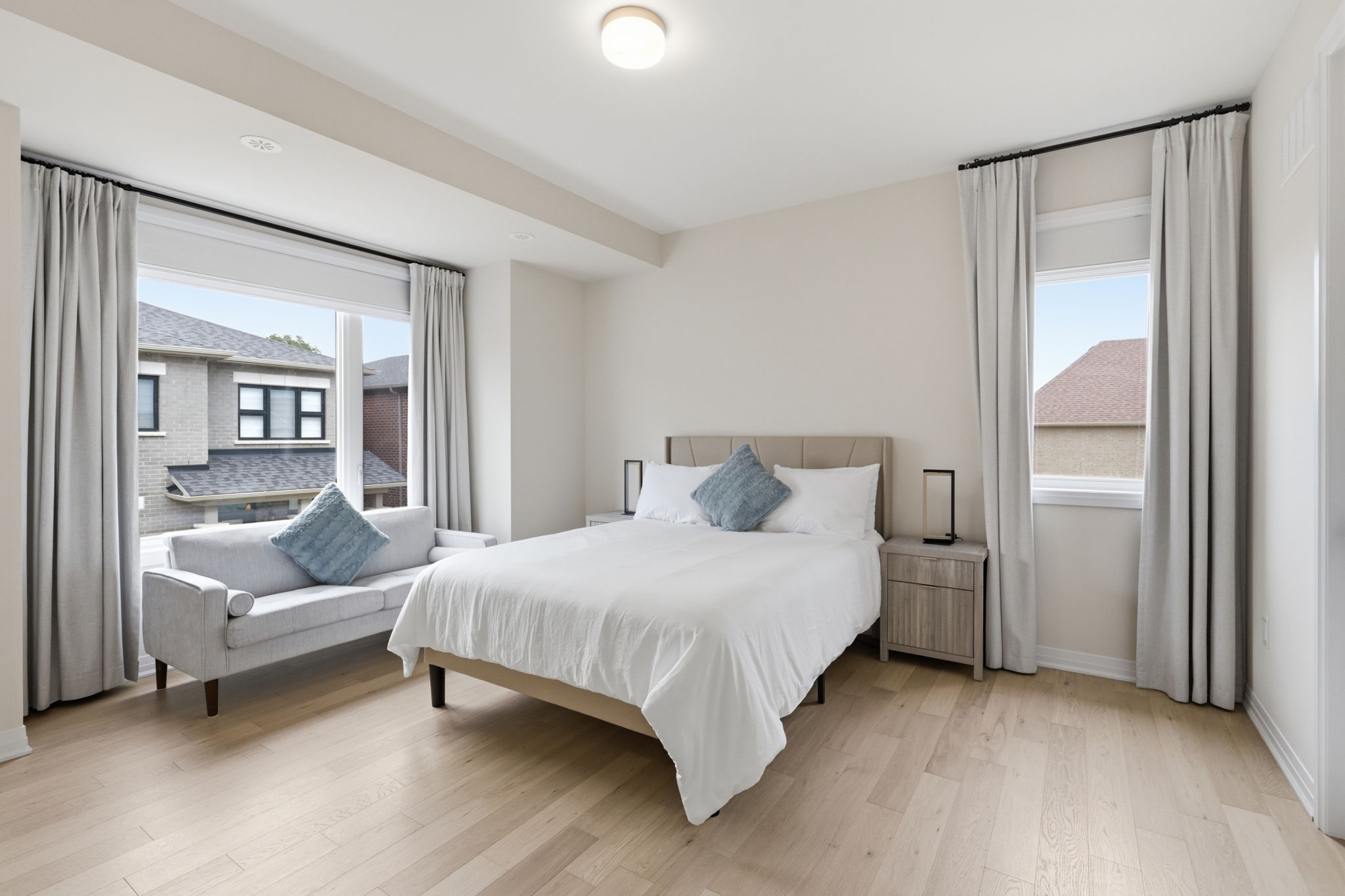 Property in Oakville — delivered property photograph 26