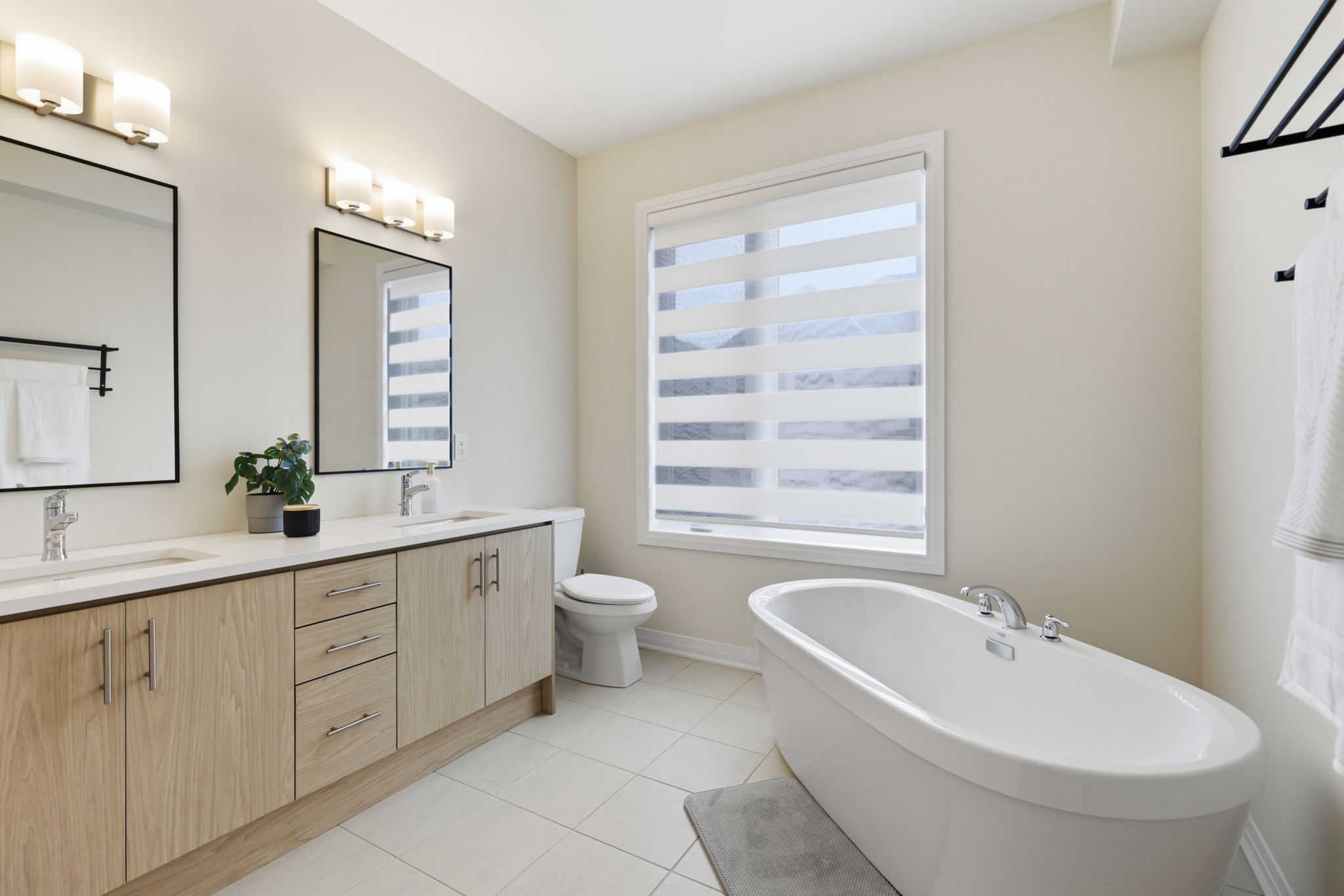 Property in Oakville — delivered property photograph 31