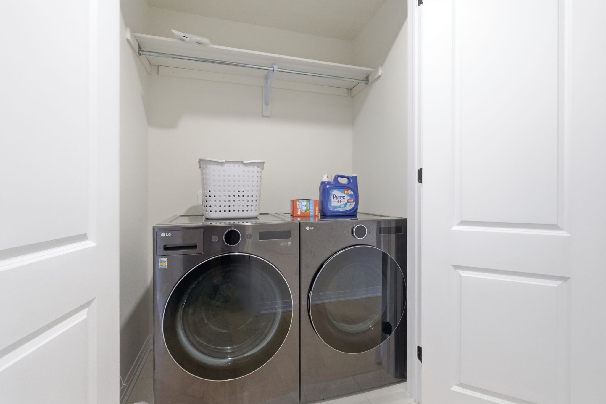 Property in Oakville — delivered property photograph 35