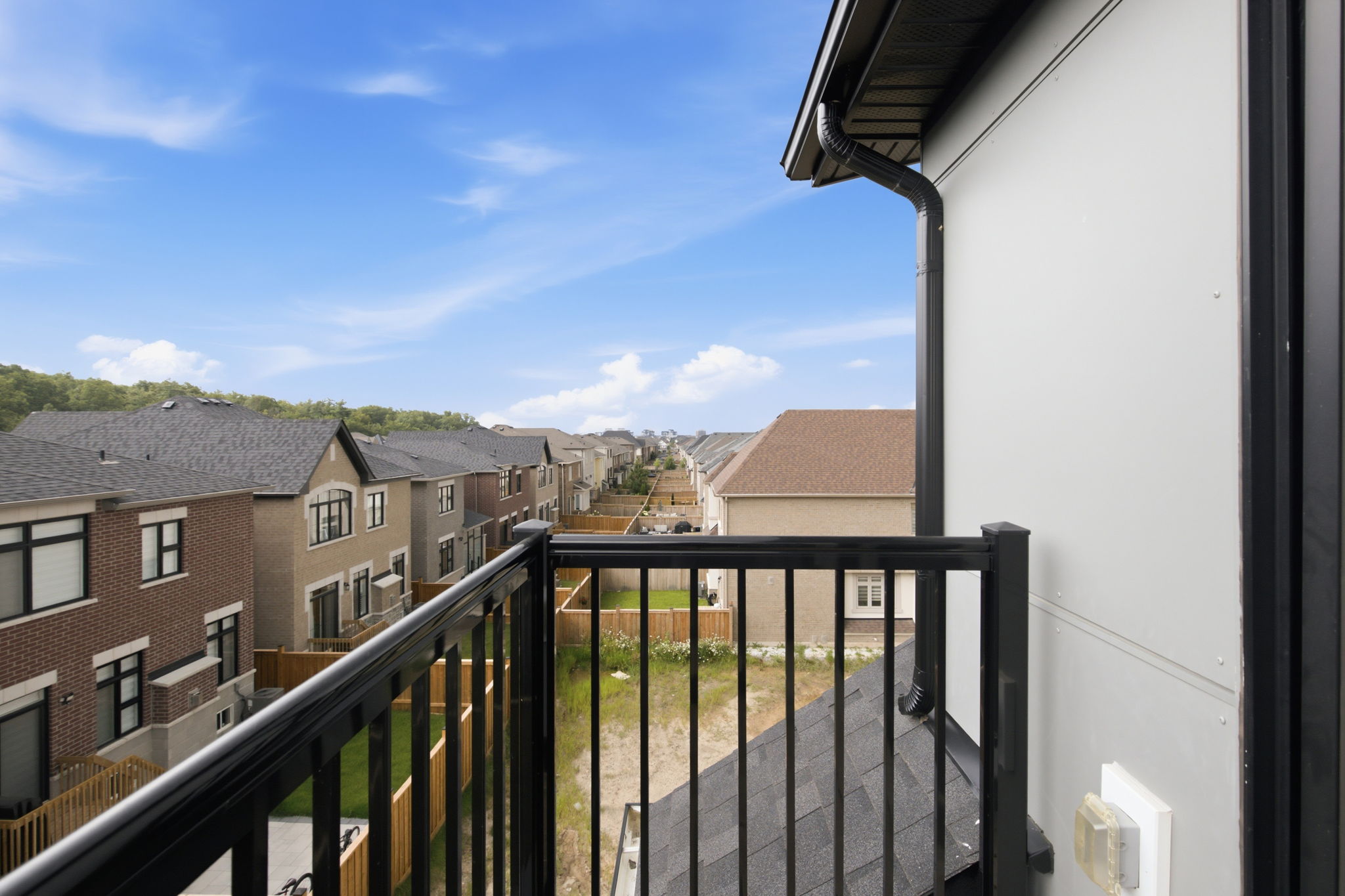 Property in Oakville — delivered property photograph 44